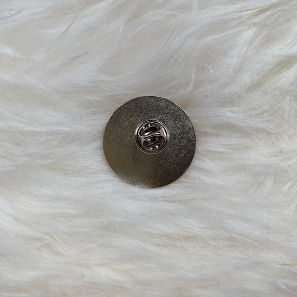 Smiley enamel pin - Picture 3 of 3